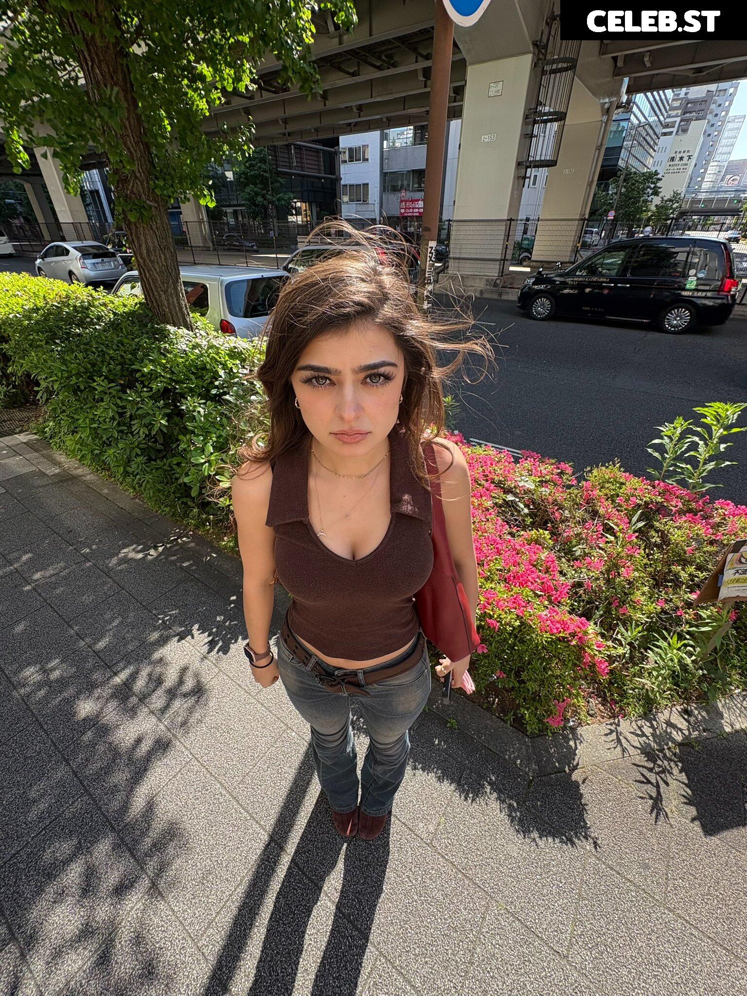ARUUU Image 24079461