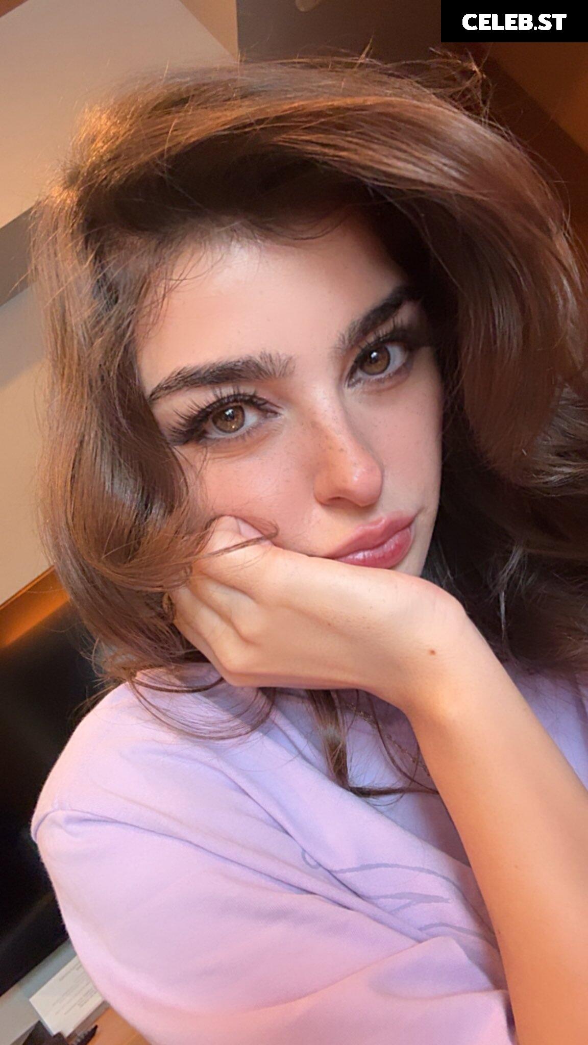 ARUUU Image 24079162