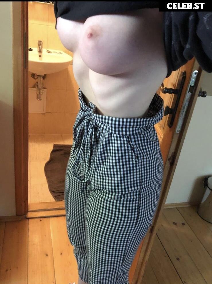 Naya Dickson Image 2401980