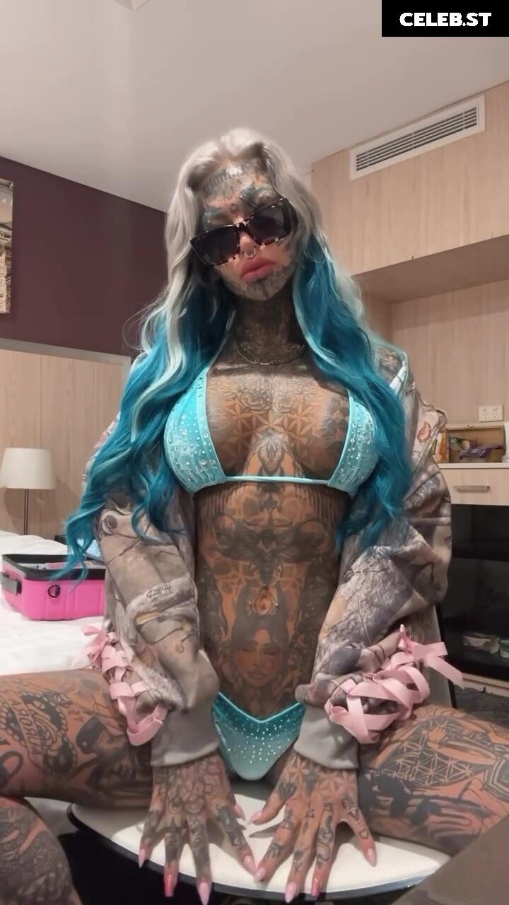 Amber Luke Image 2400869