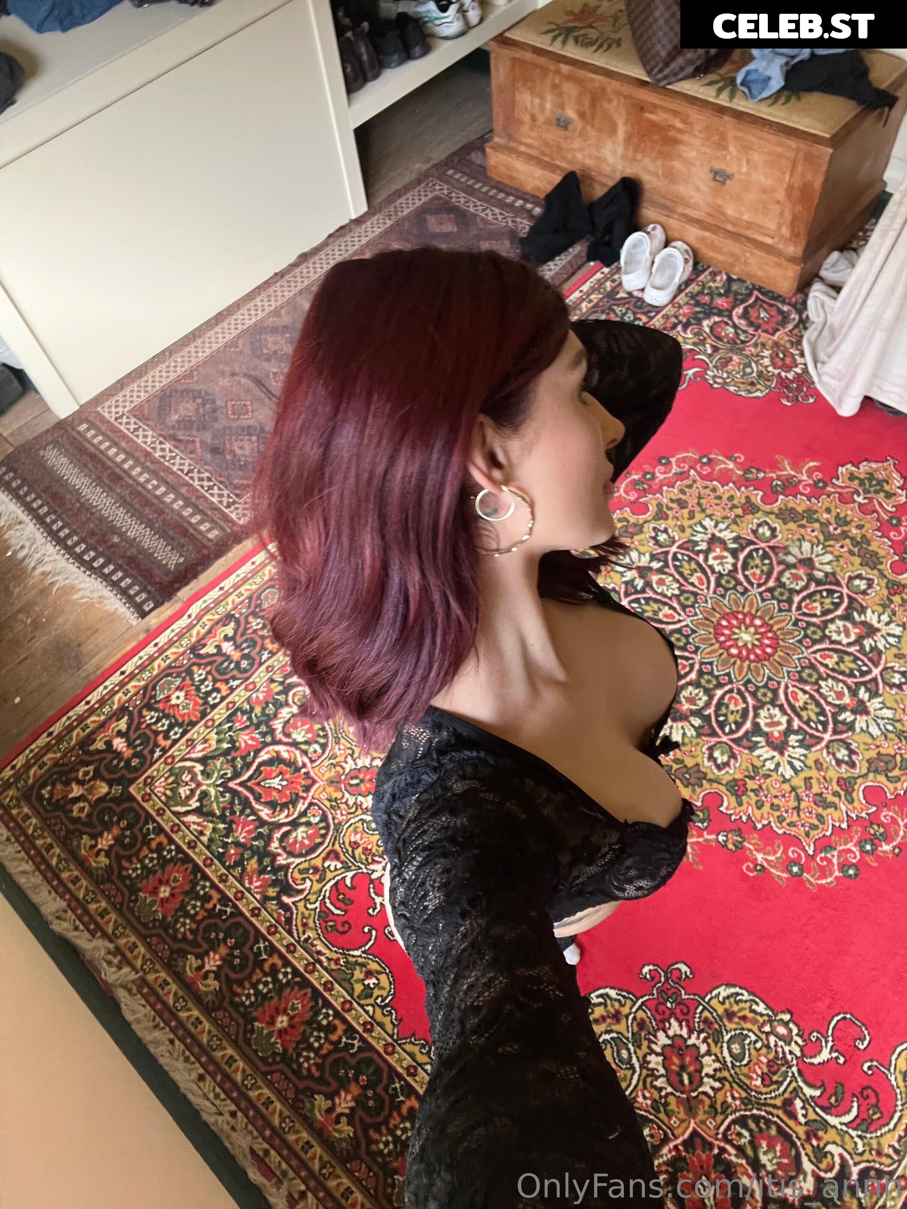 Jess Wallis Image 24096629