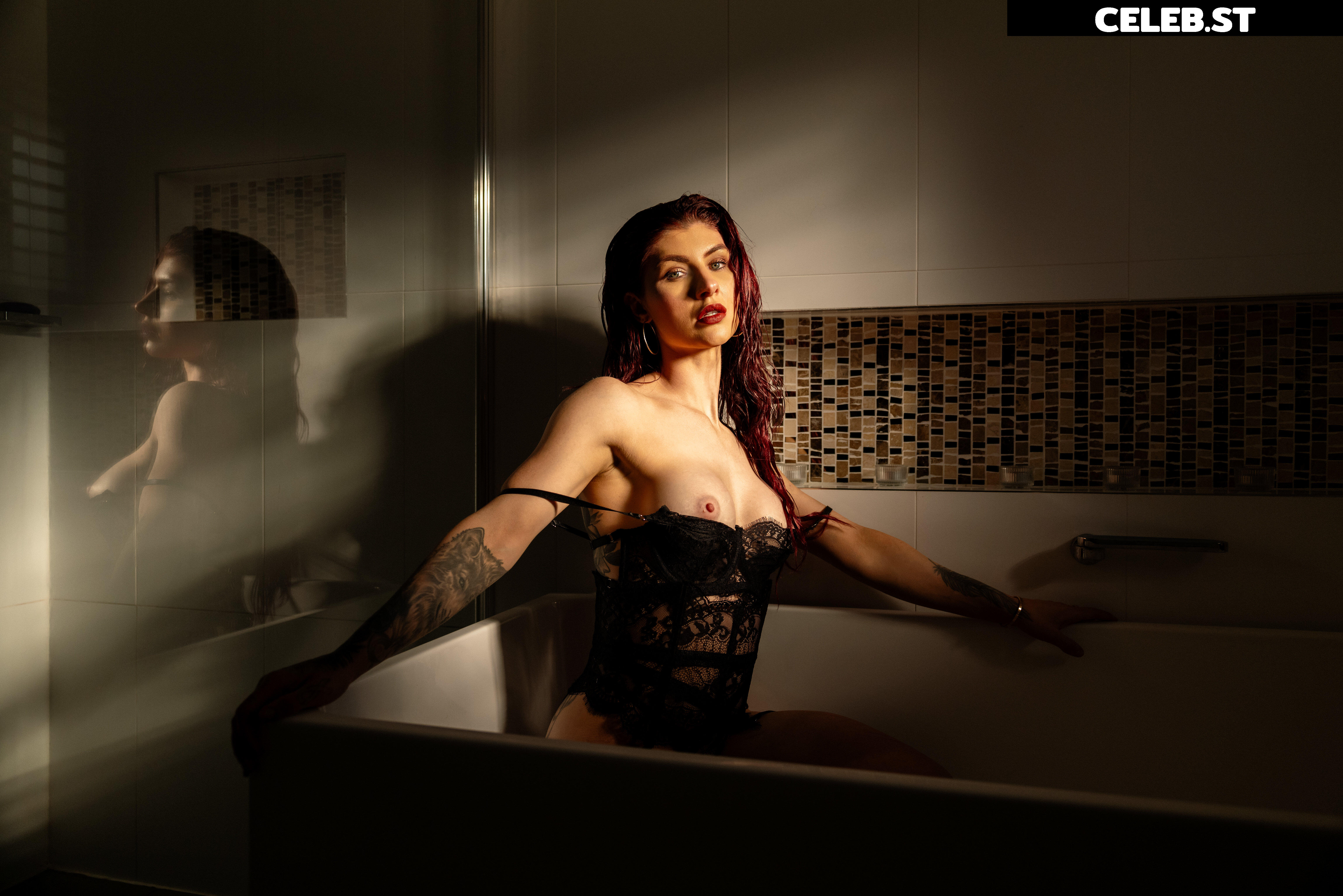 Jess Wallis Image 24096674
