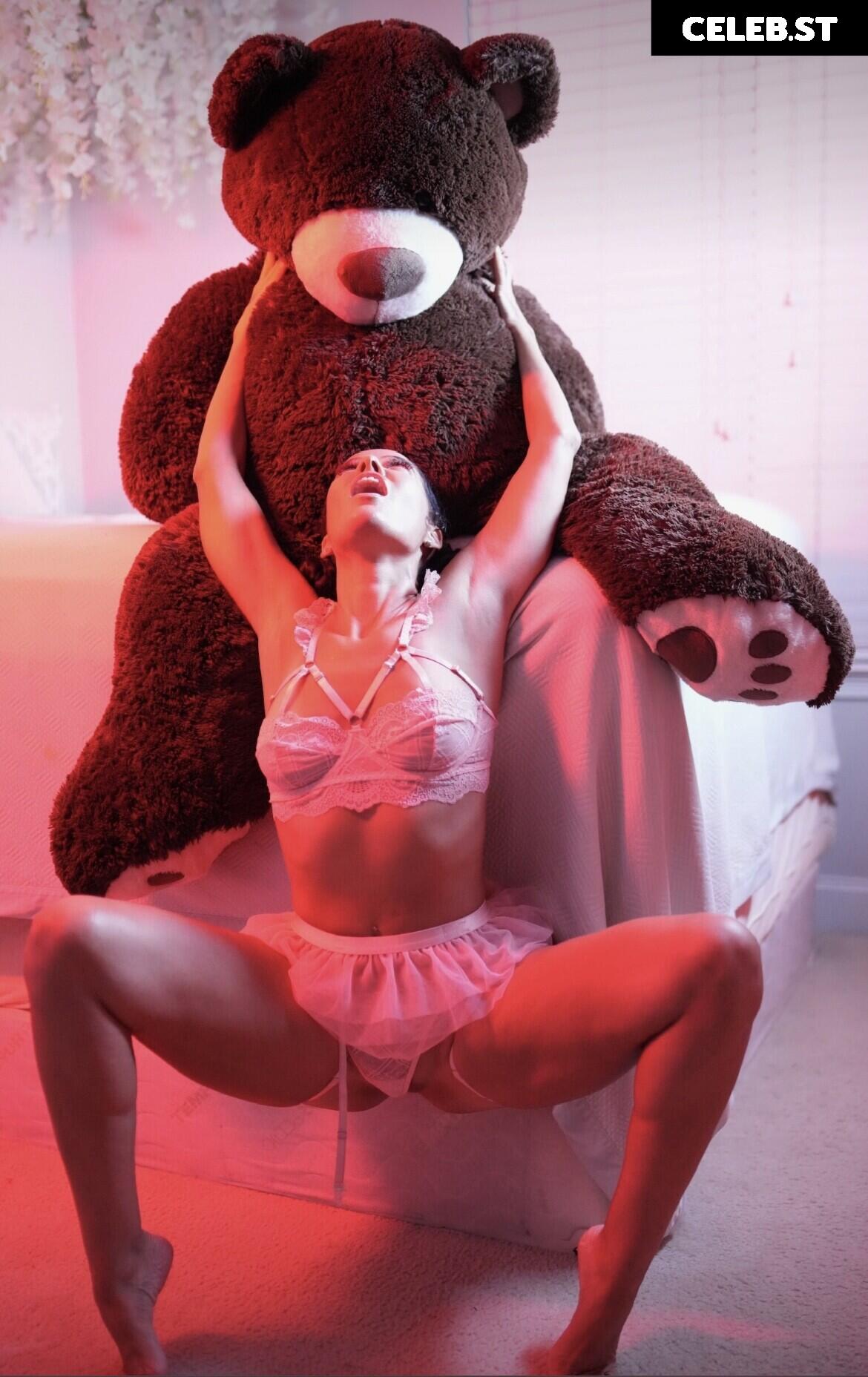 SexyRedMagiccity / sexyred / sexyred_mc / sexyred_magiccity1 Image 24091304