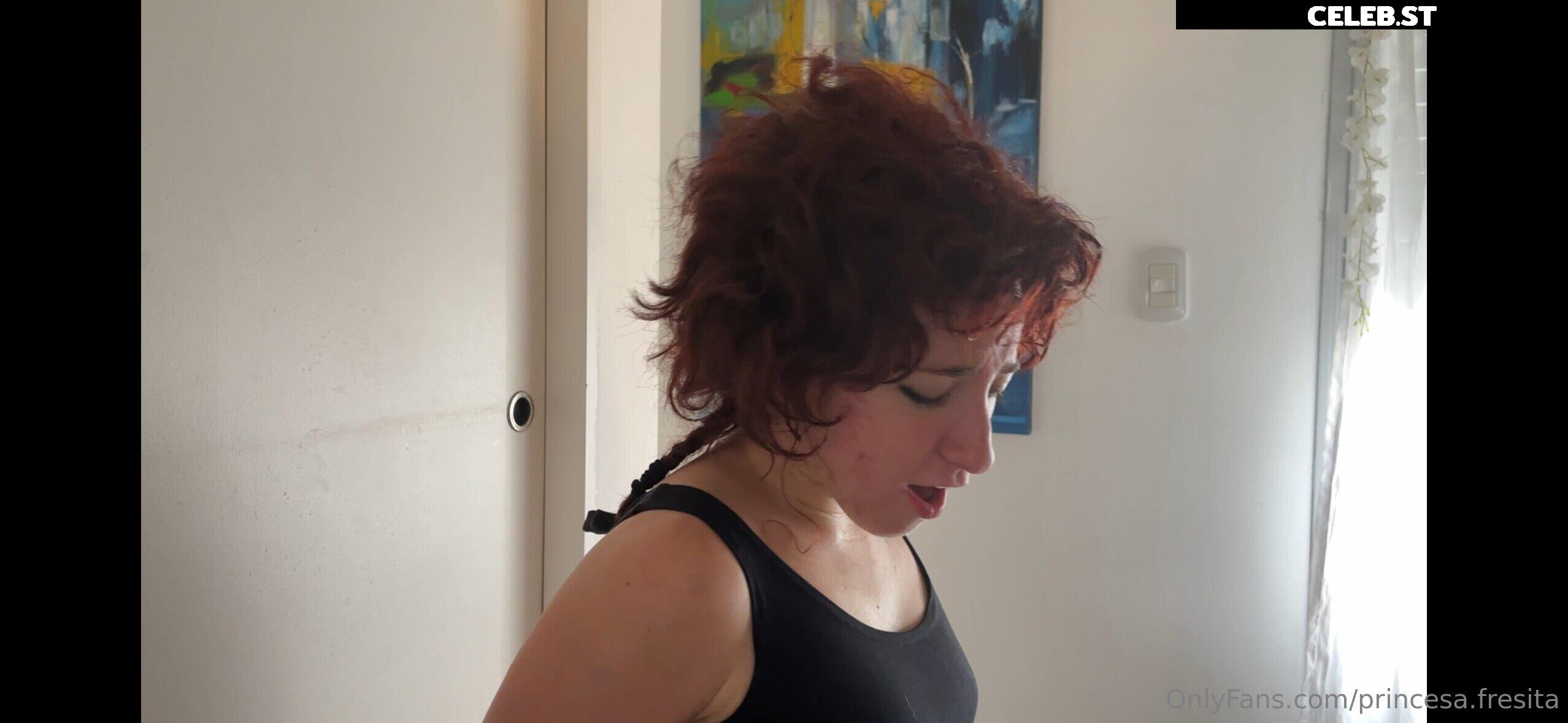 Petite_Rousse Image 24092903