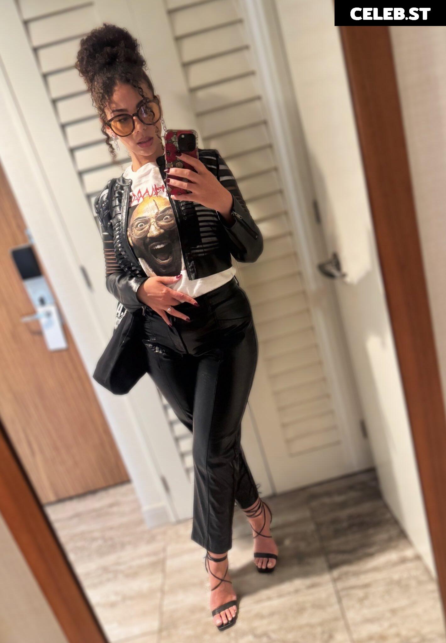 Samantha Irvin - WWE Image 24081022