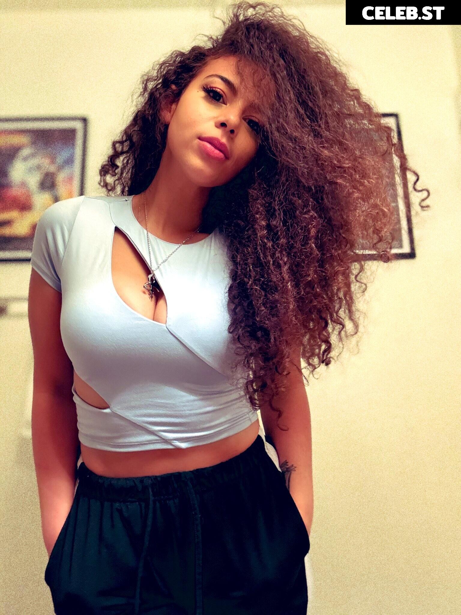 Samantha Irvin - WWE Image 24081016