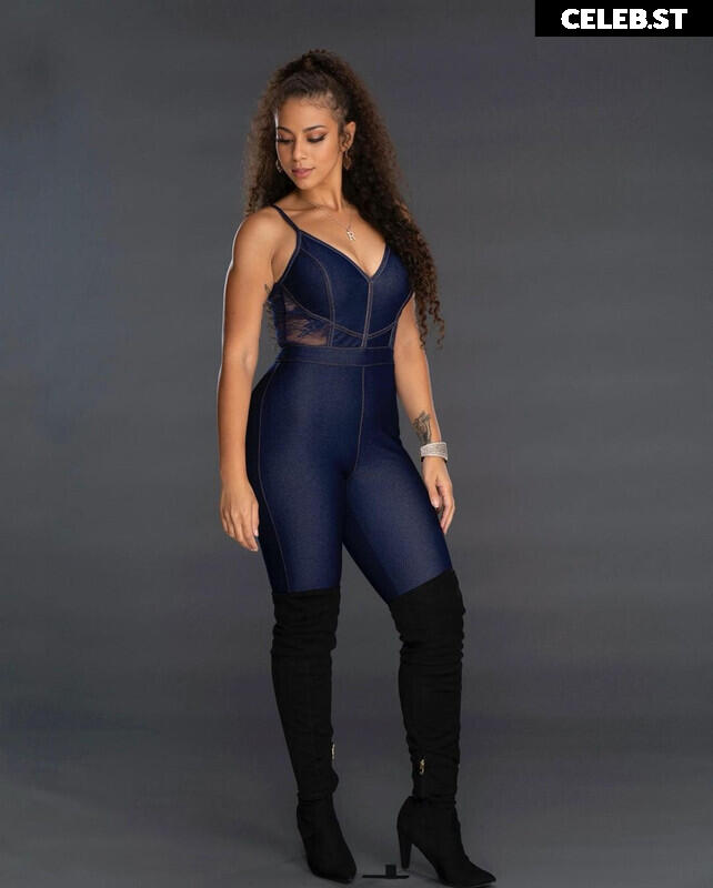 Samantha Irvin - WWE Image 24080926