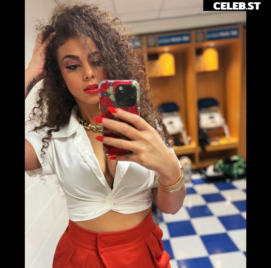 Samantha Irvin - WWE Image 24080914
