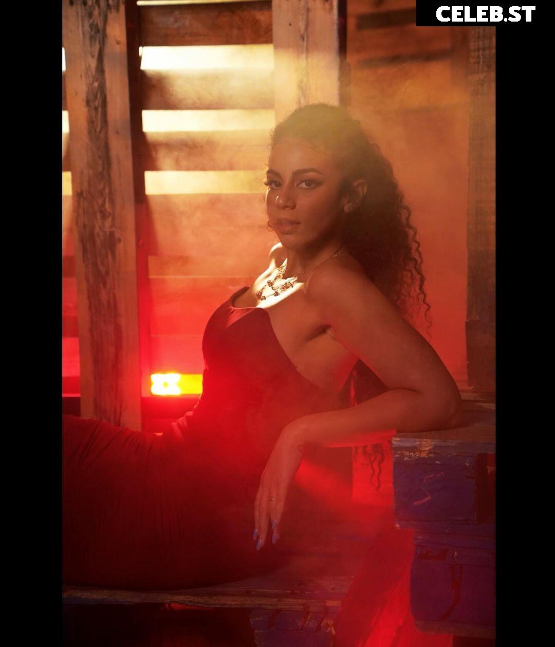 Samantha Irvin - WWE Image 24080909