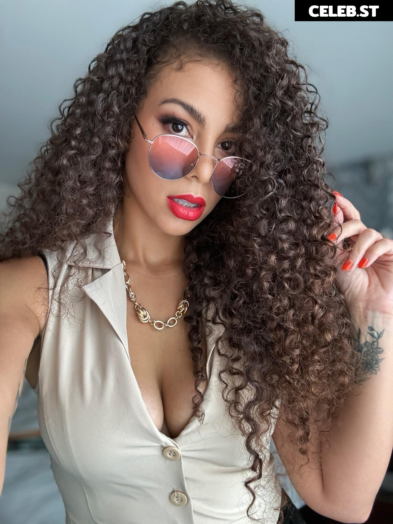 Samantha Irvin - WWE Image 24080961