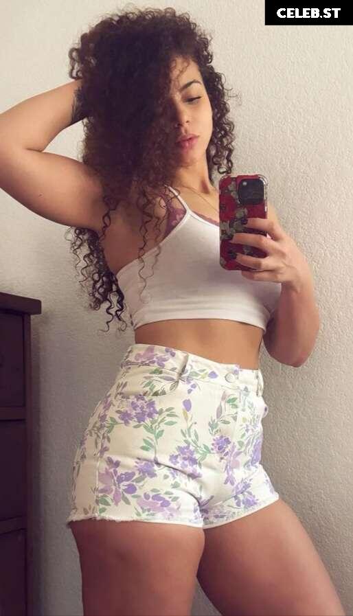 Samantha Irvin - WWE Image 24080953