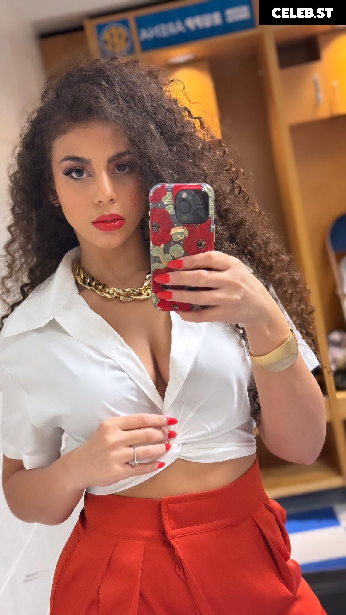 Samantha Irvin - WWE Image 24080943