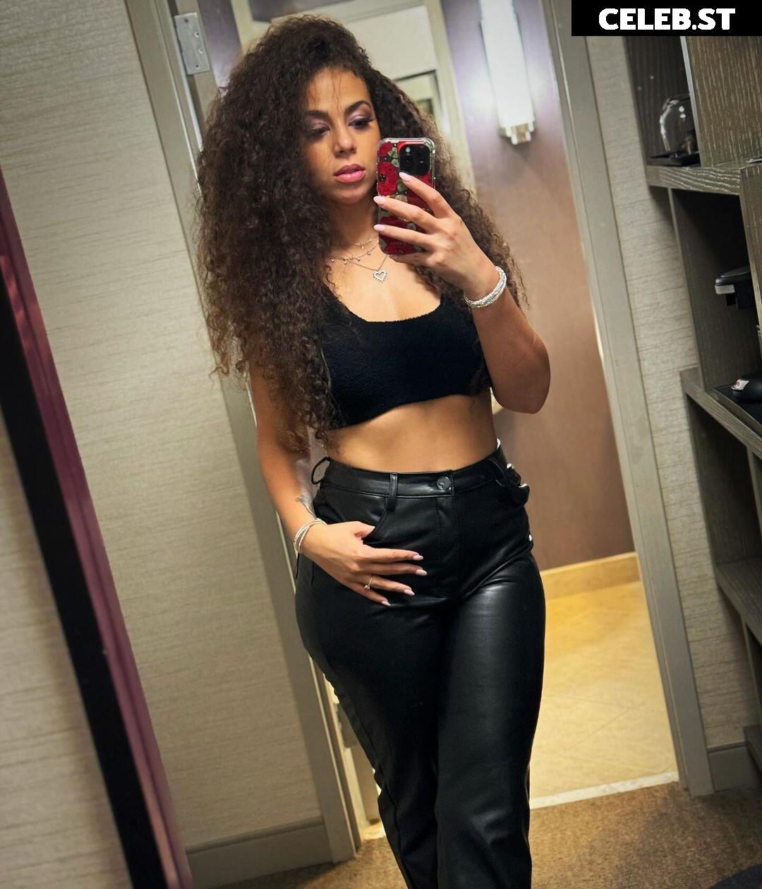 Samantha Irvin - WWE Image 24080898