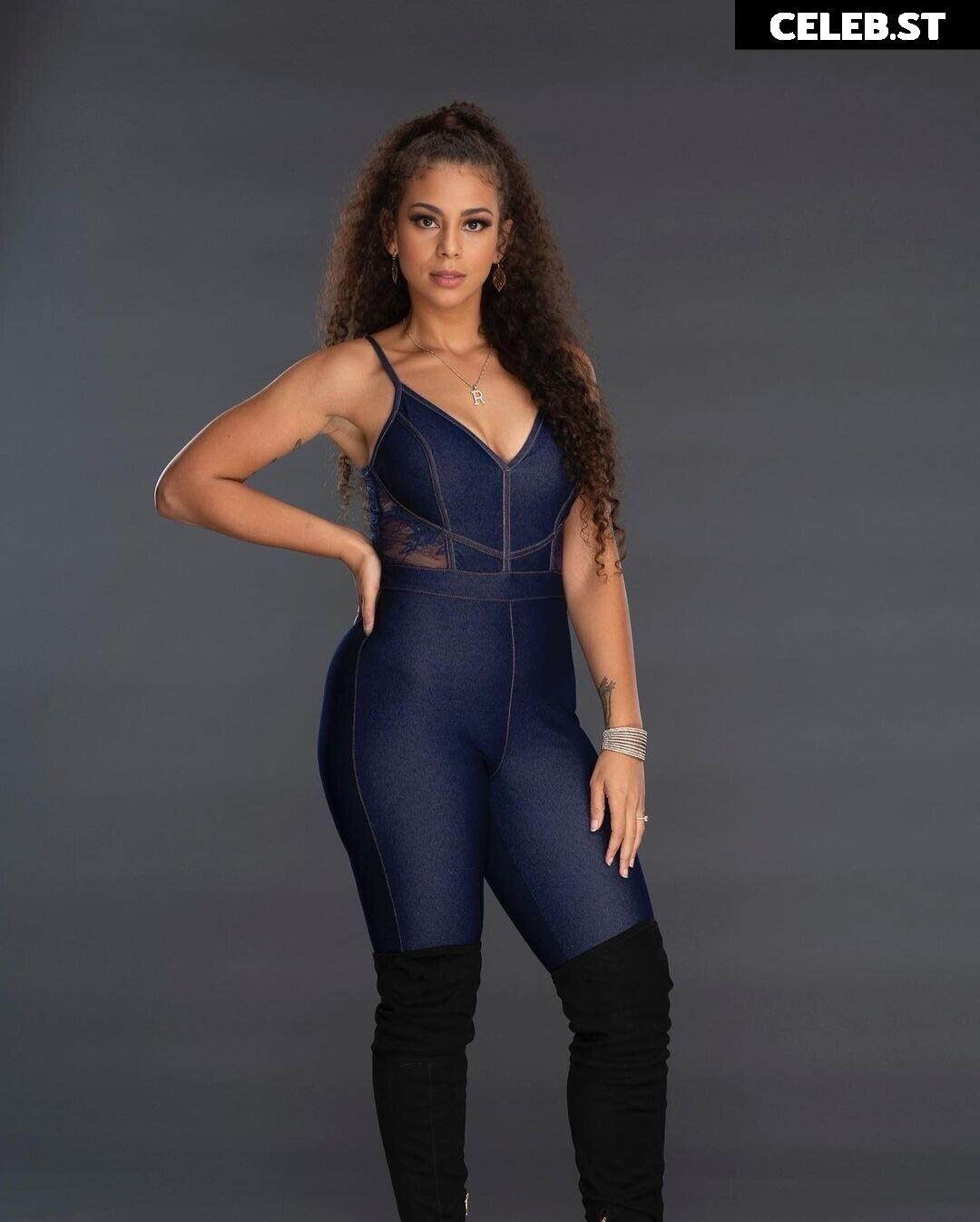 Samantha Irvin - WWE Image 24080841