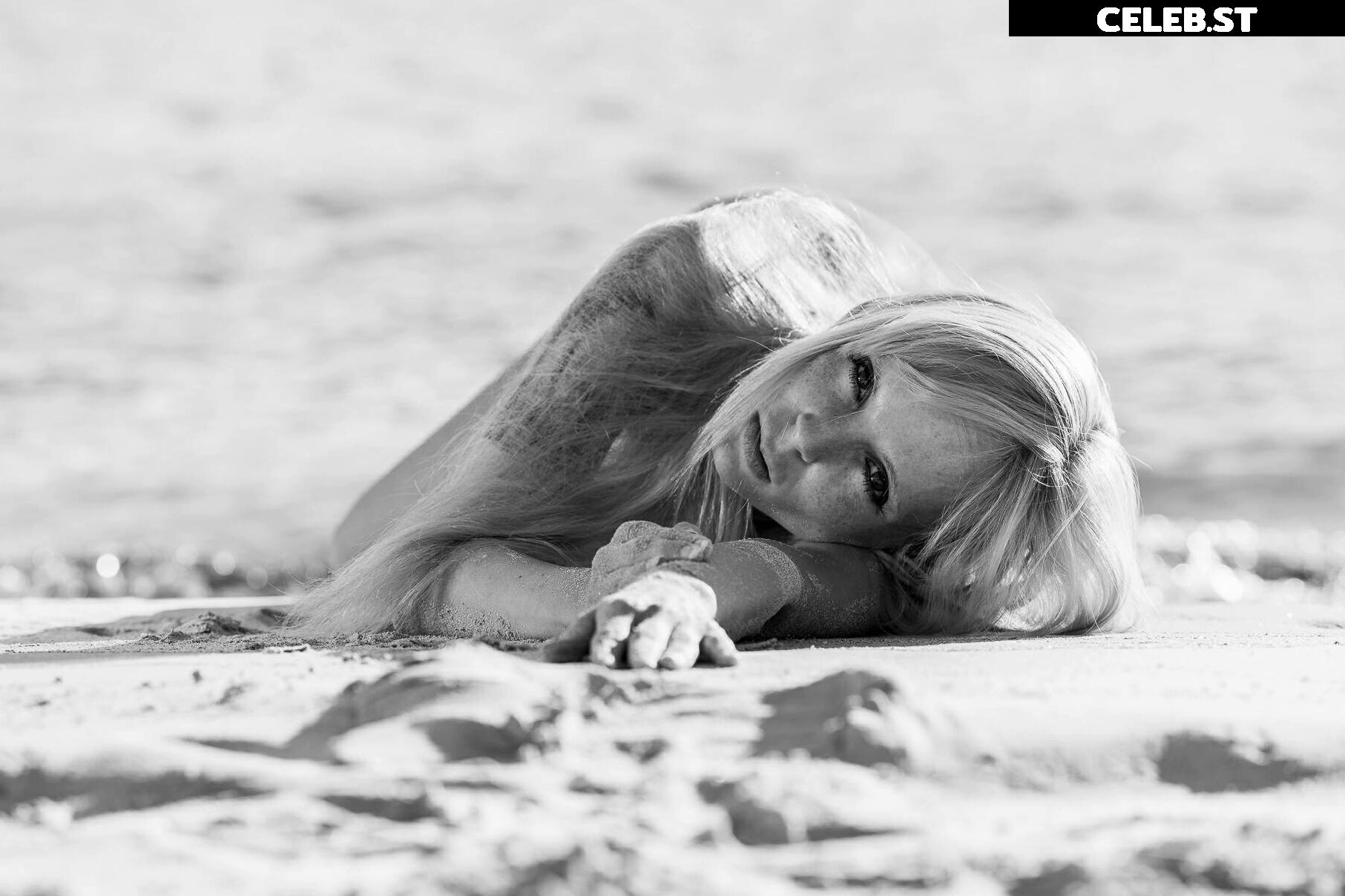 Model Cathy Image 25857177