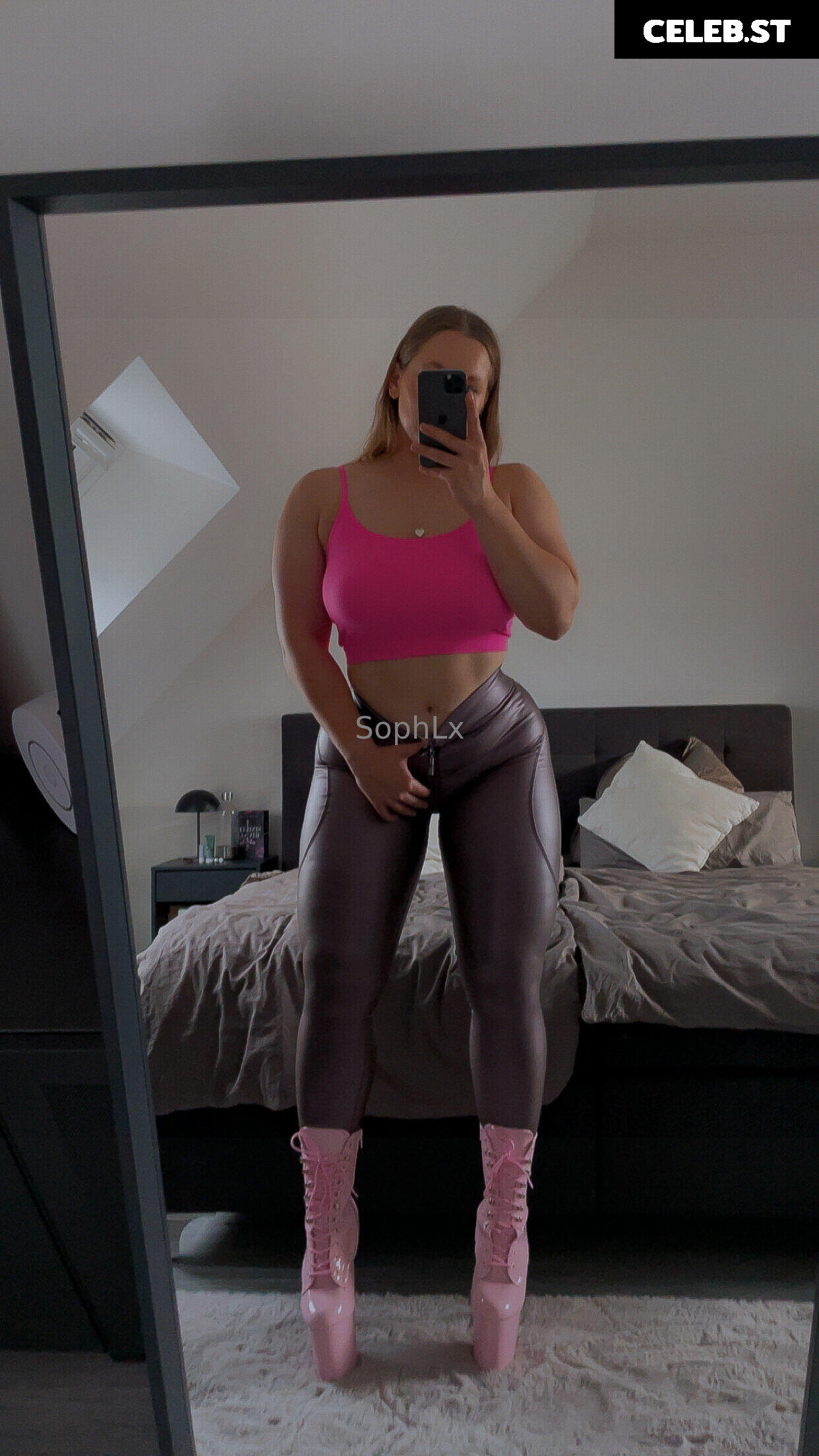 SophieLx Image 25868035