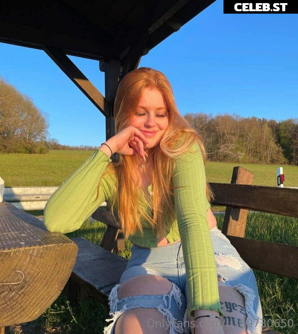ZoeRedHair Image 25816320