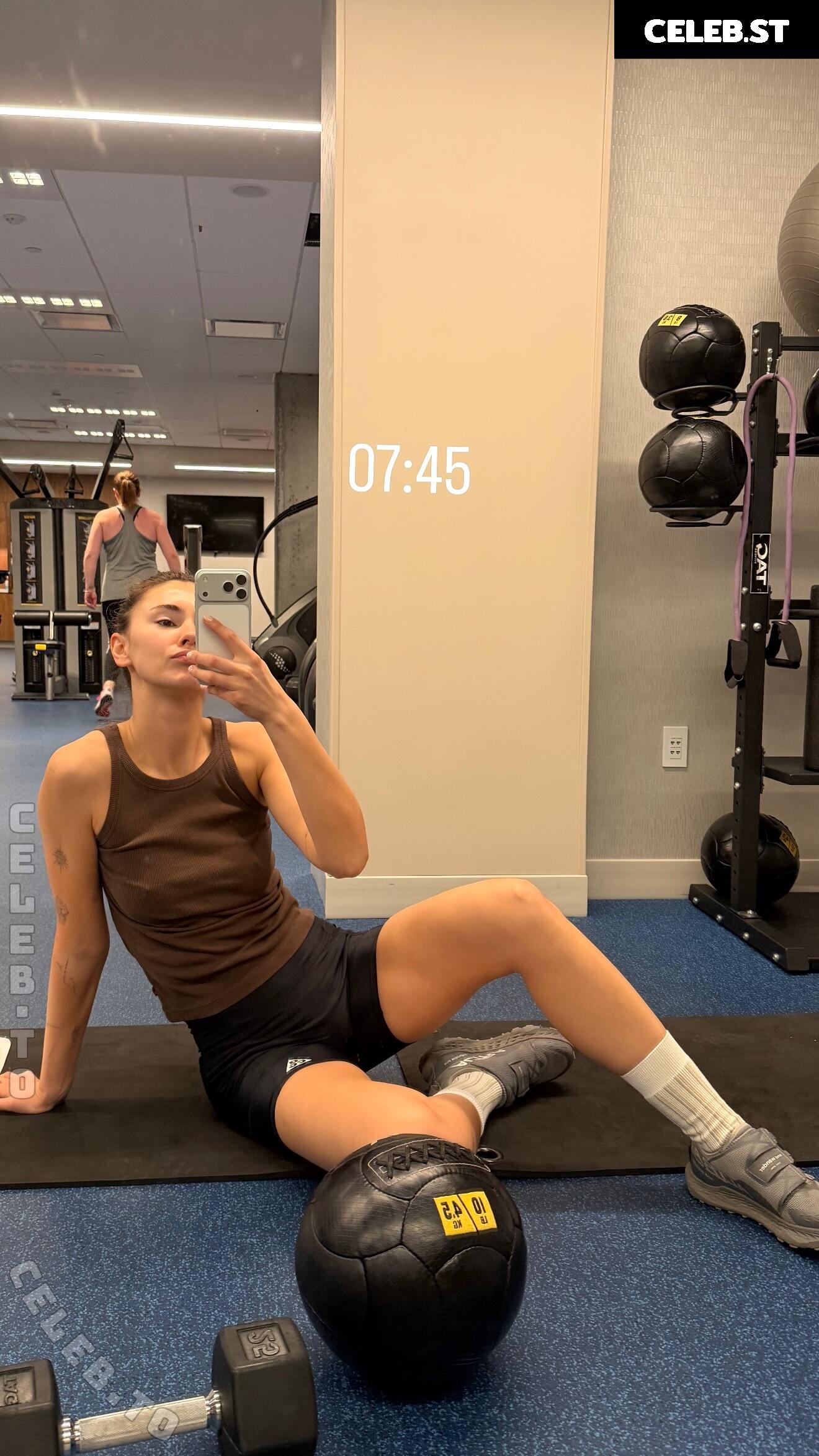 Stefanie Giesinger Image 25828199