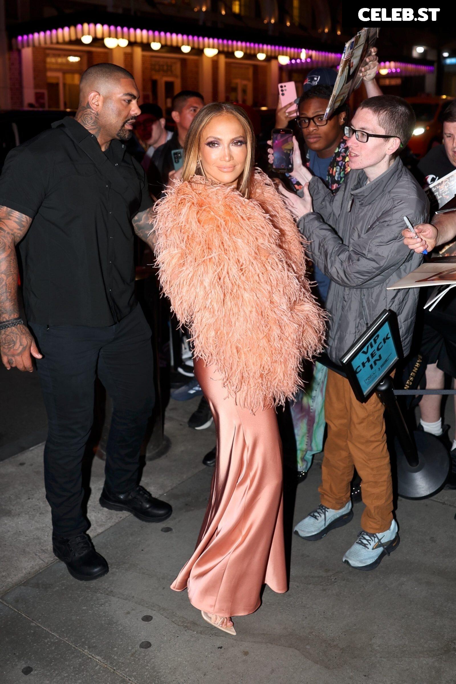 Jennifer Lopez Image 25833200
