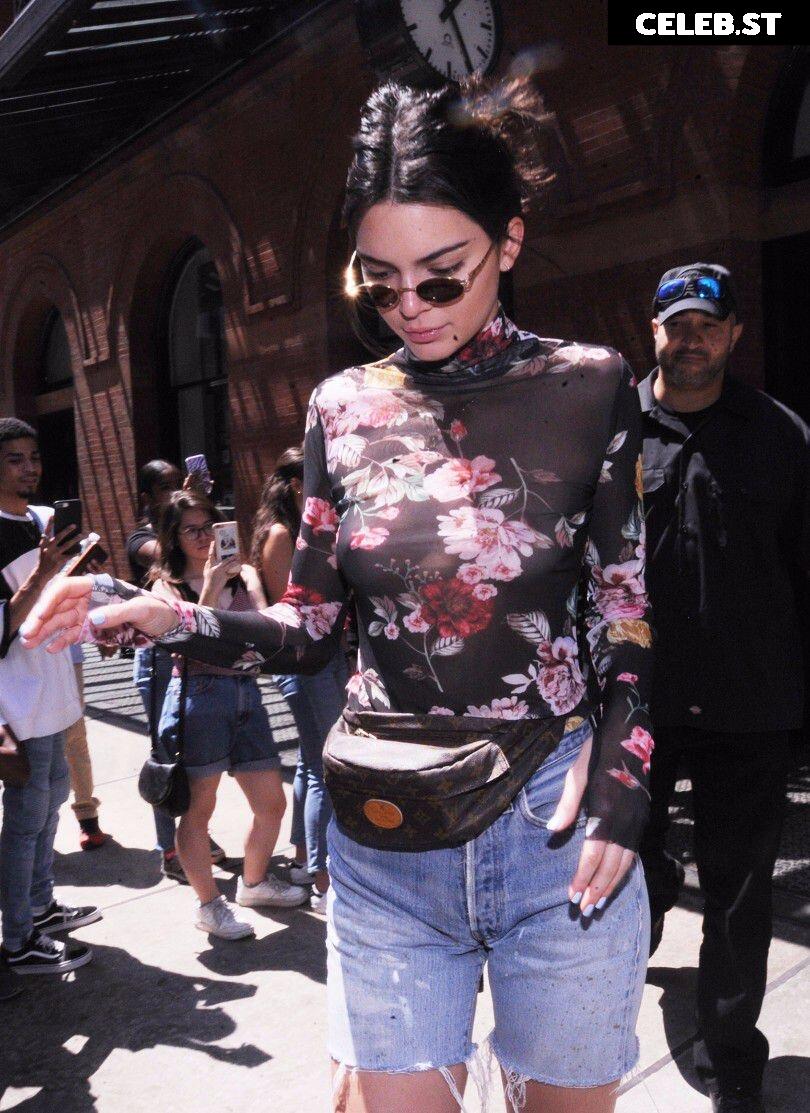 Kendall Jenner Image 25832120