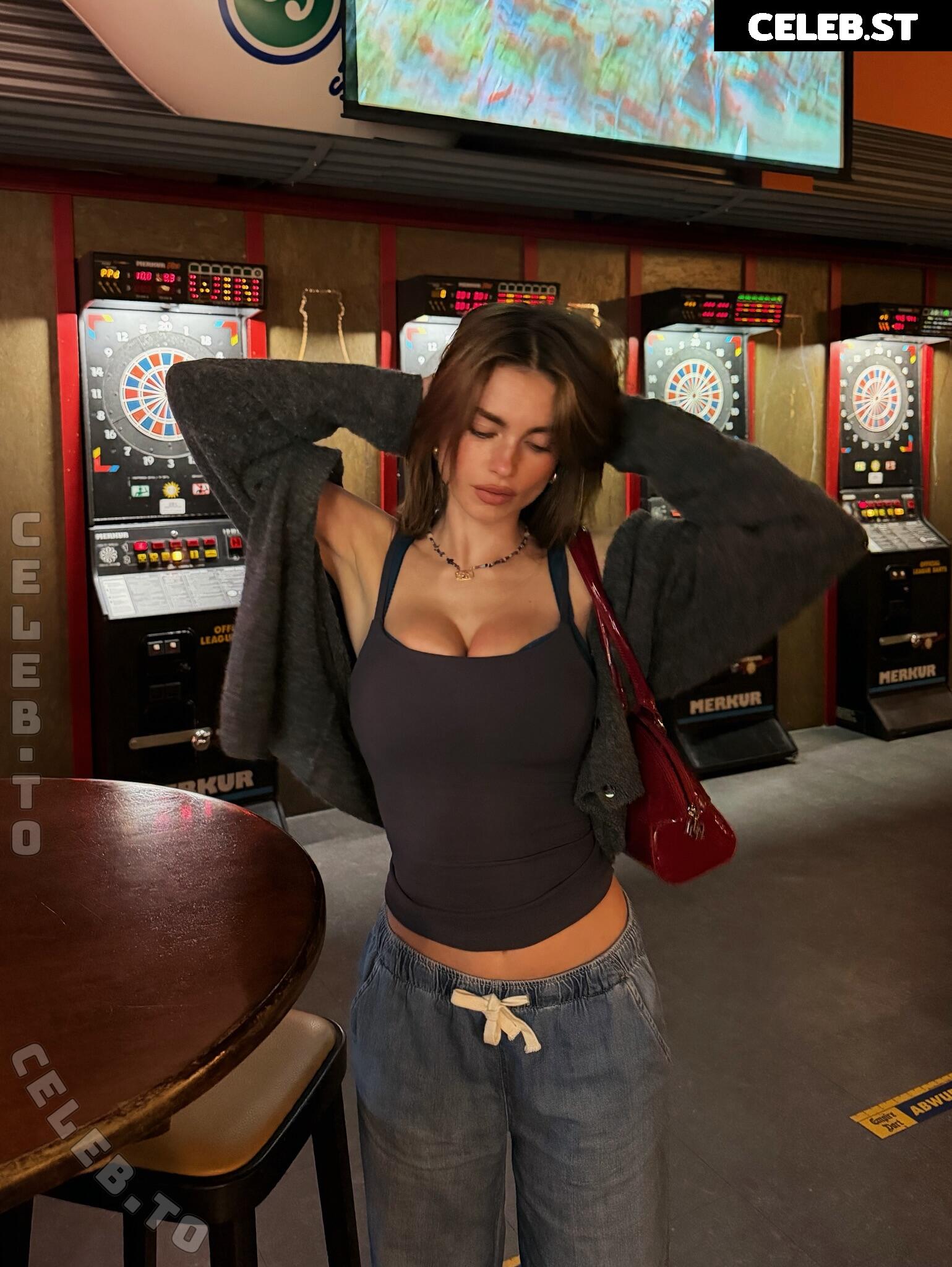 Charleen Weiss Image 25809530