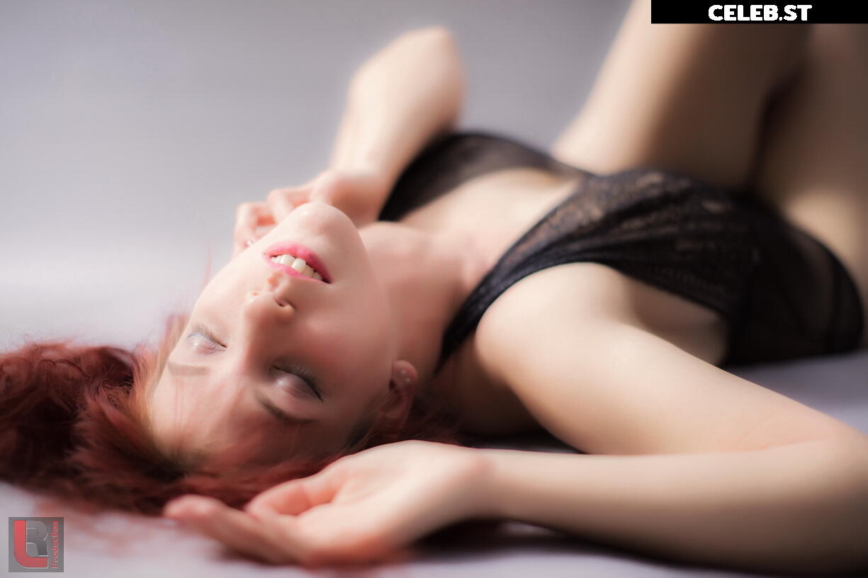Loona-Lexxington Image 25892951