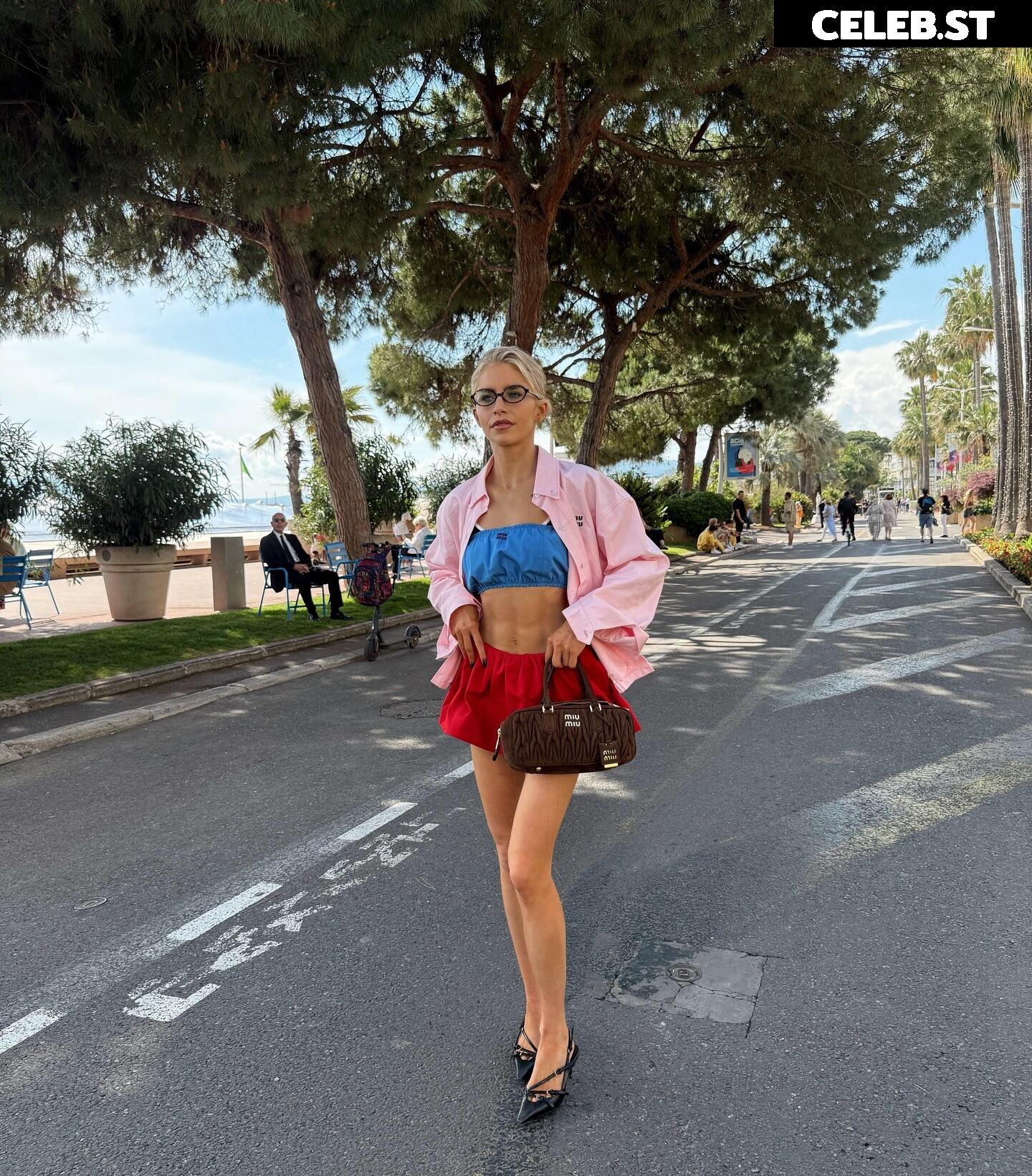 Caro Daur Image 25881679