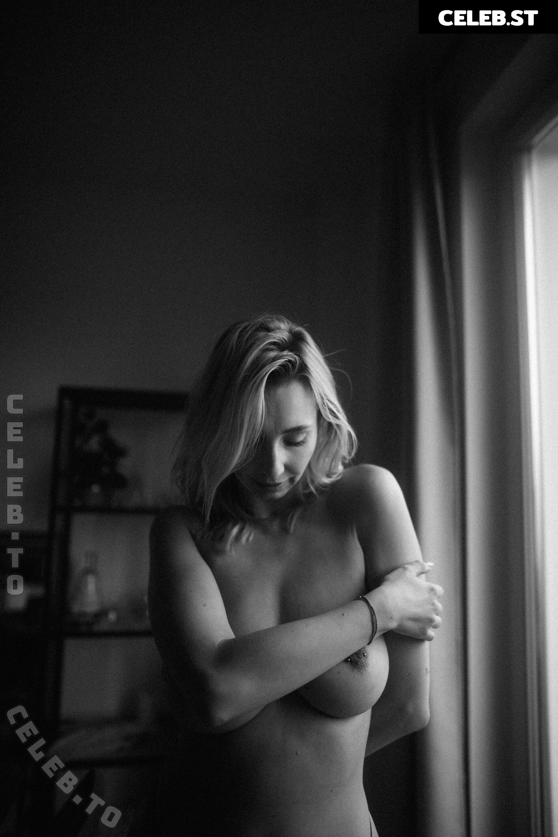 Viktoria Somebody Image 25883433