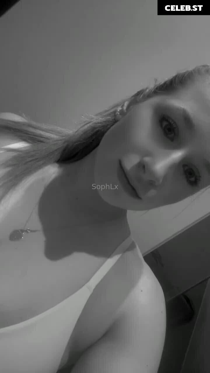 SophieLx Image 25882775