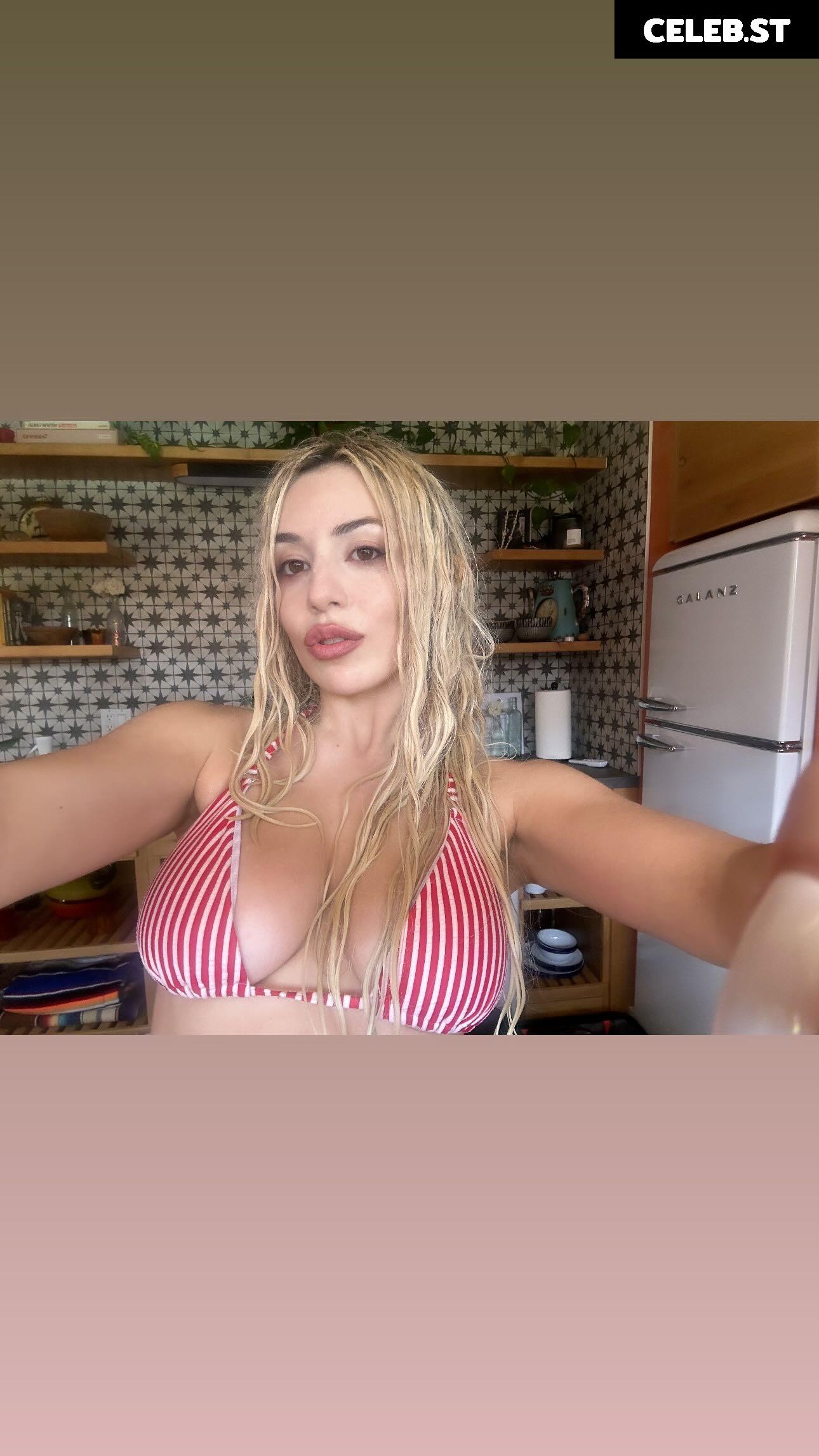 Ava Max Image 25729282
