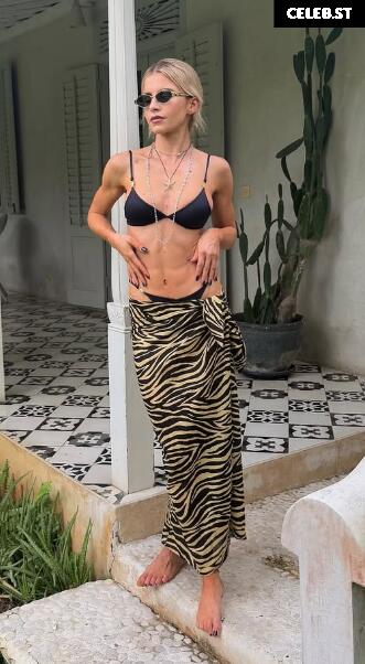 Caro Daur Image 25735765