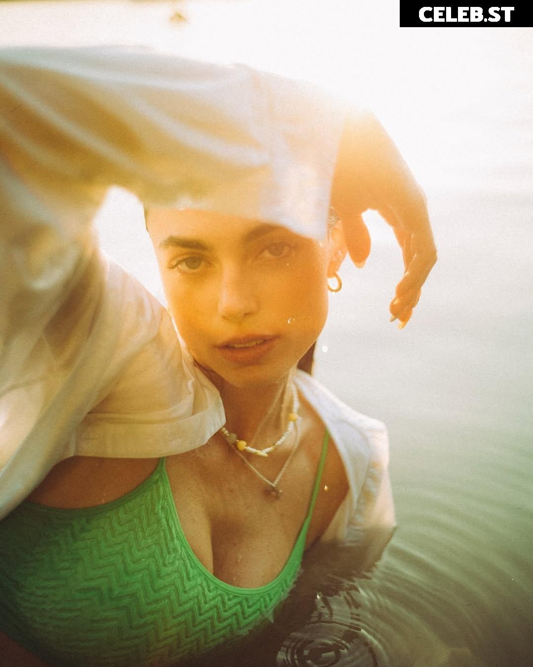 Charleen Weiss Image 25701565