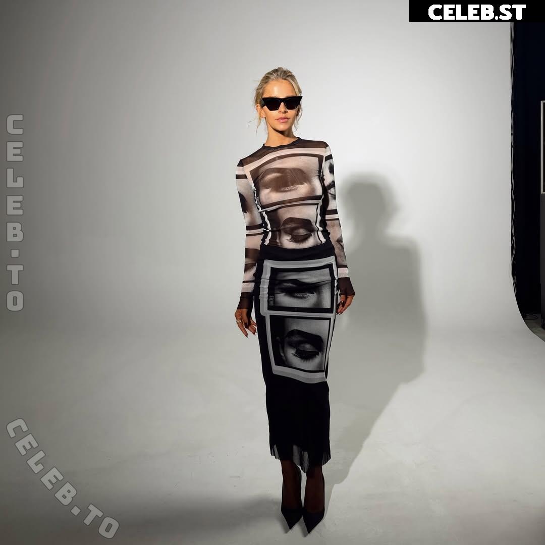 Caro Daur Image 25799121
