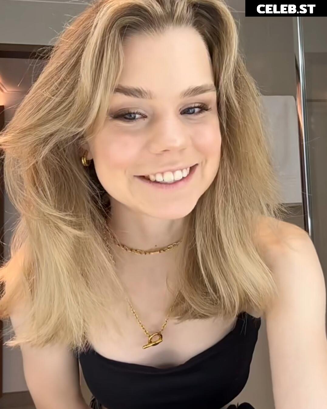 Lea Peach Image 2565528