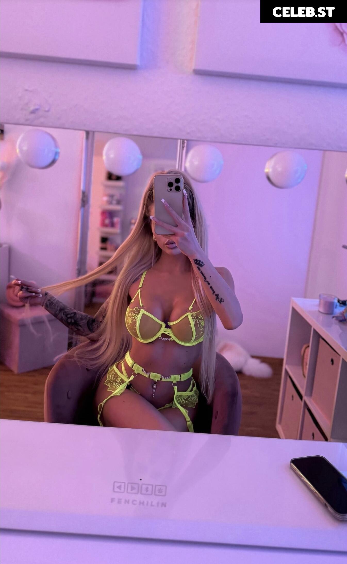 Princess Léonie Alwine Image 2565383