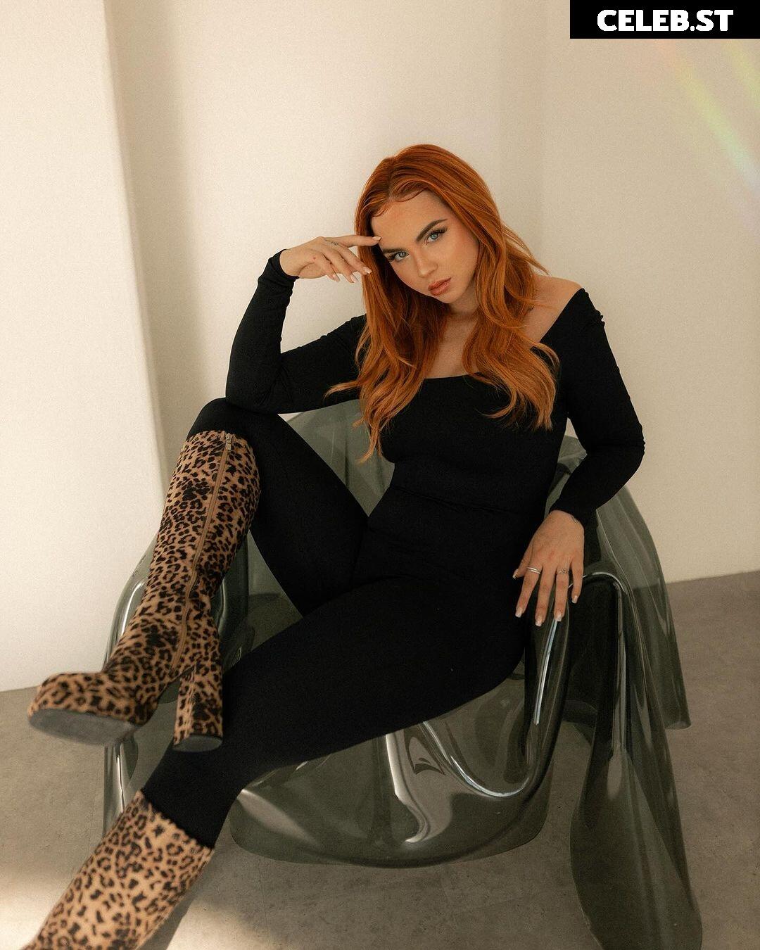 Nika Sofie Image 2567440