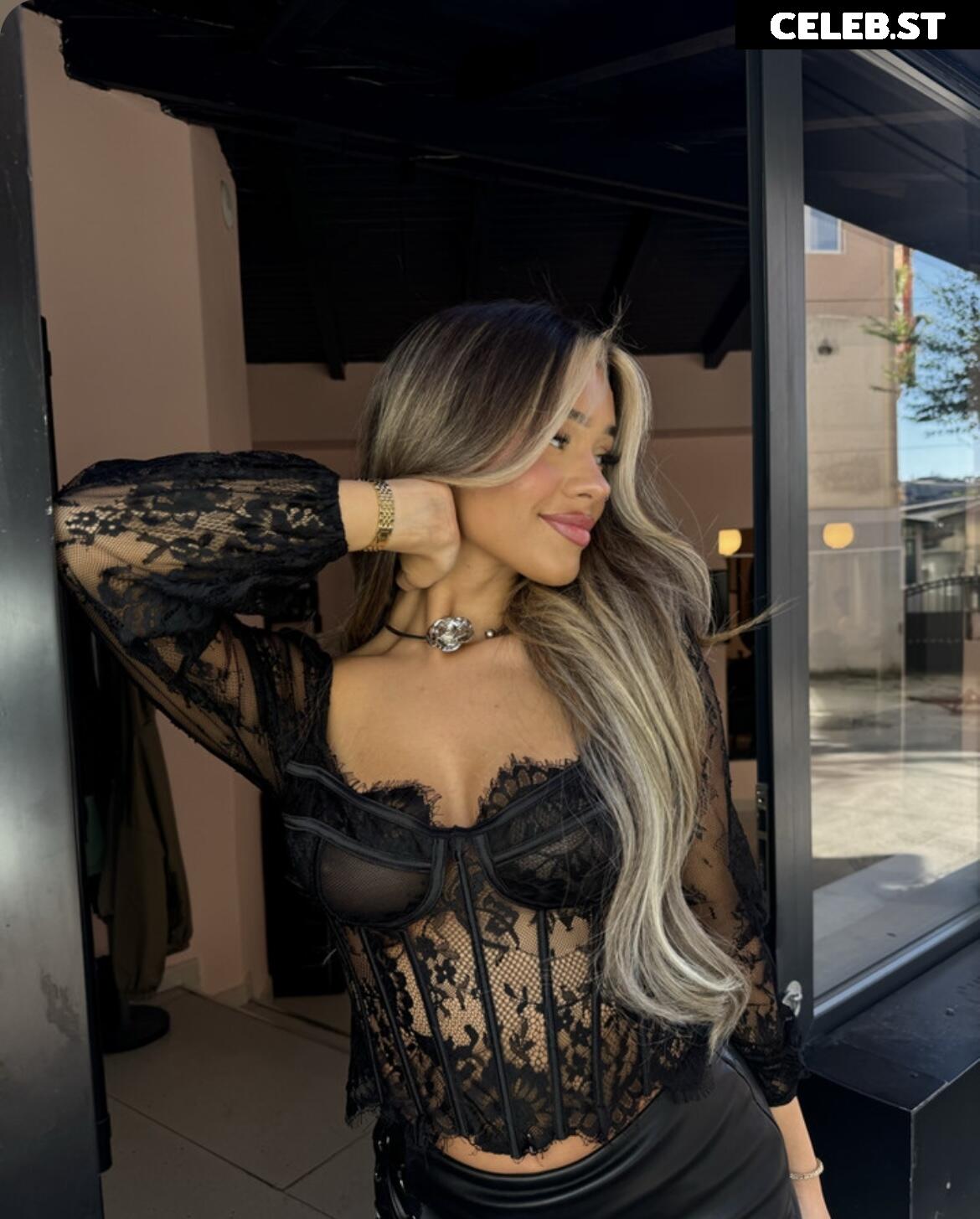 Almira Azemi Image 2567156