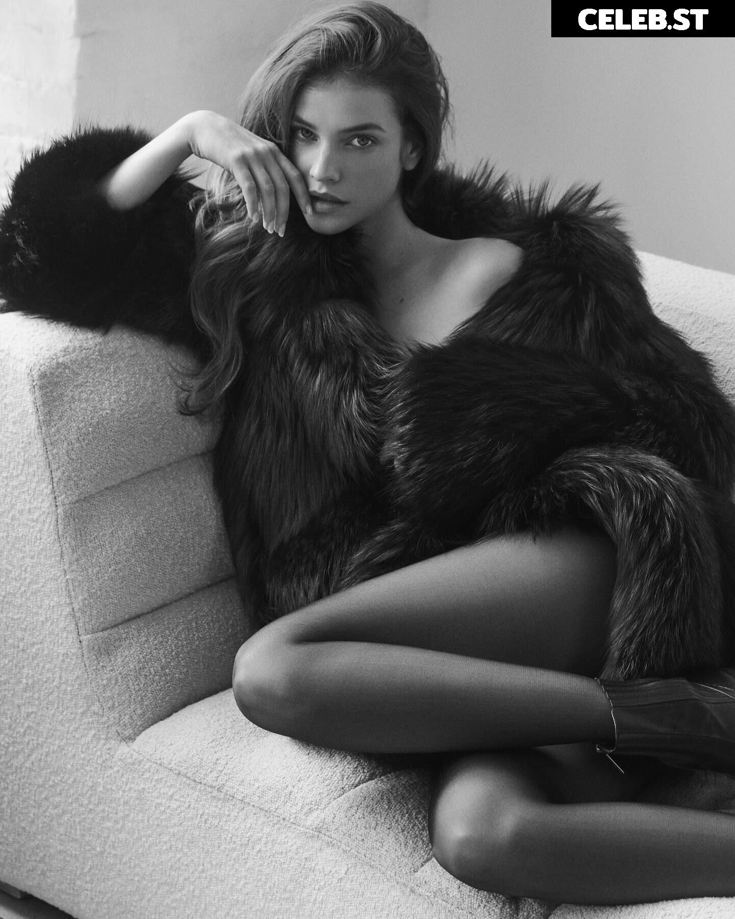 Barbara Palvin Image 25673712