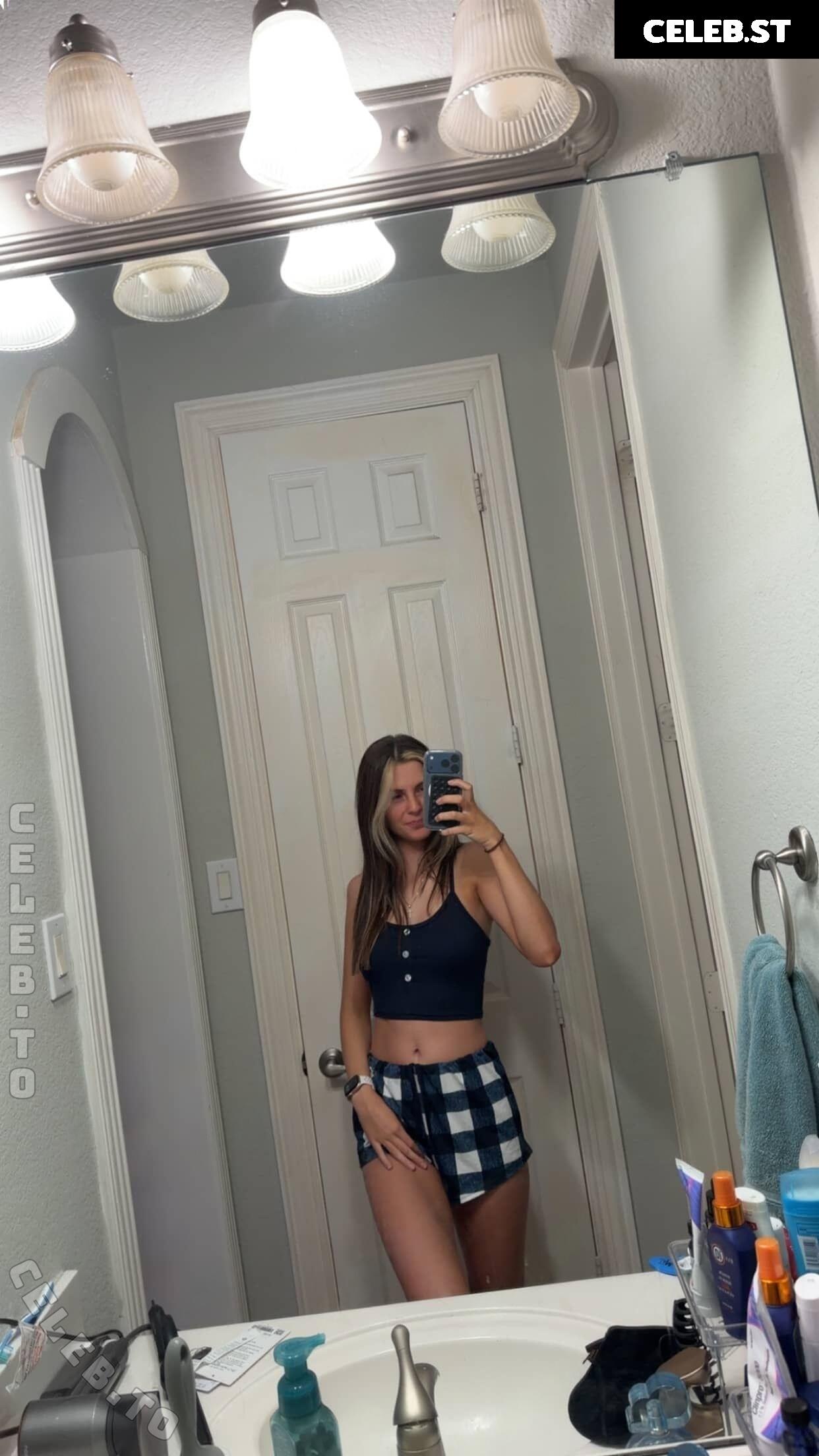 Lexi Smith Image 25604652