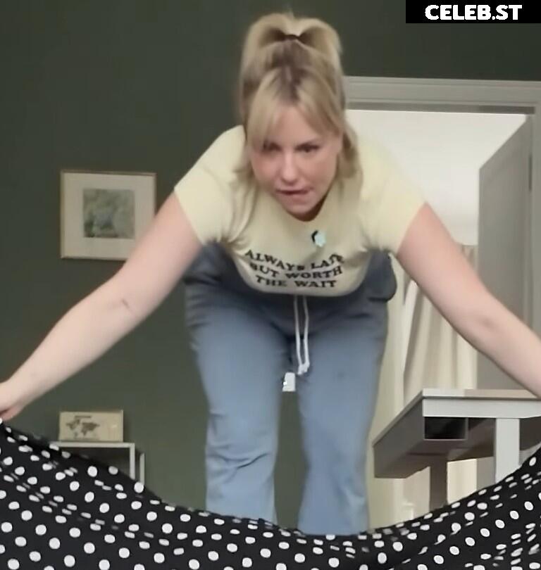 KellyMissesvlog Image 25694672