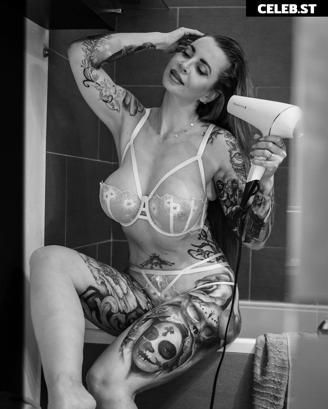 CurvyTattooed Image 2559179