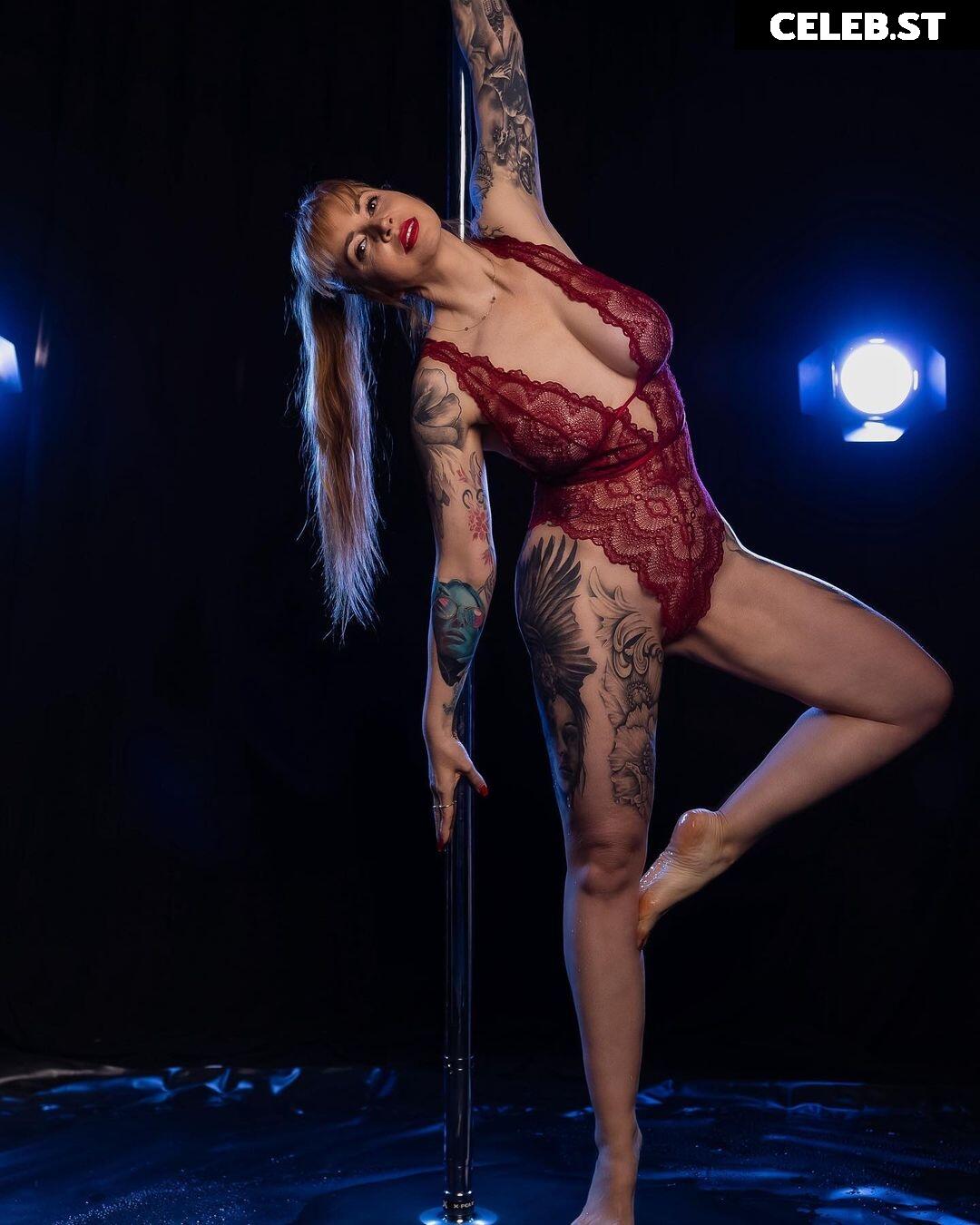 CurvyTattooed Image 2558711