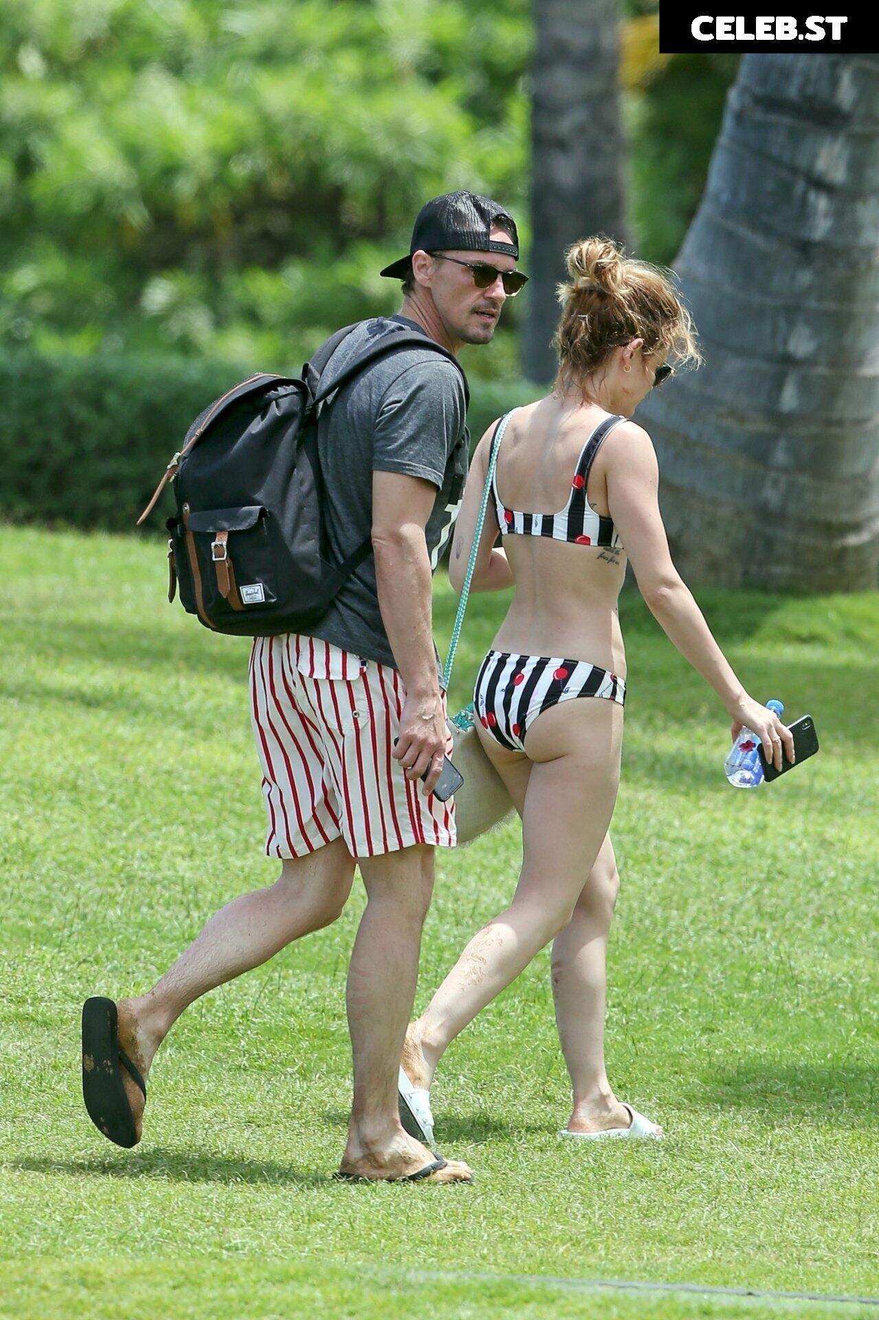 Lucy Hale Image 2545238