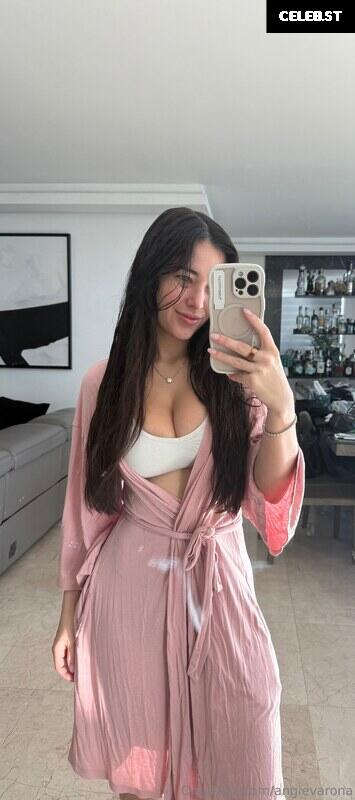 Angie Varona Image 25462707