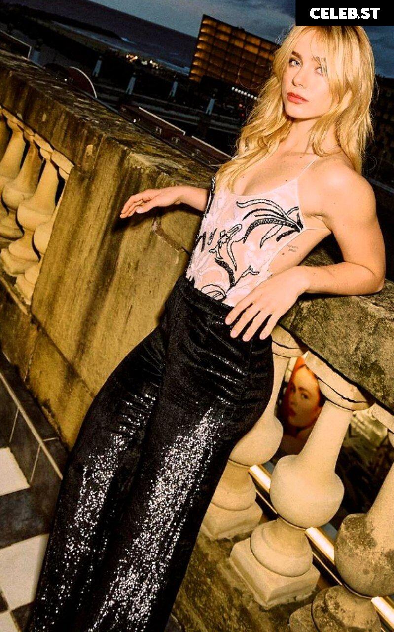 Clara Galle Image 2542857