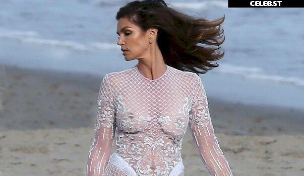 Cindy Crawford Image 2542423