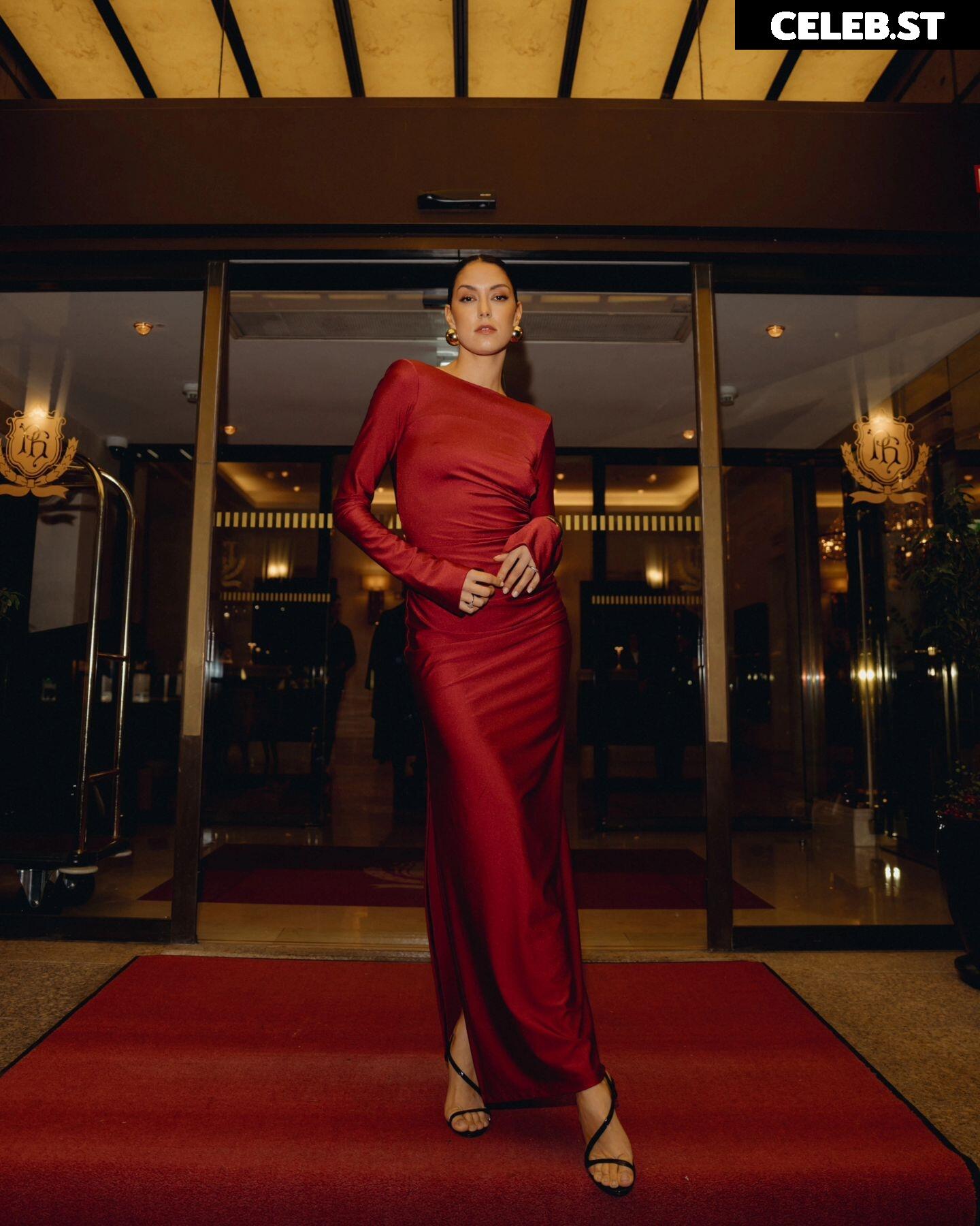 Rebecca Mir Image 2542674