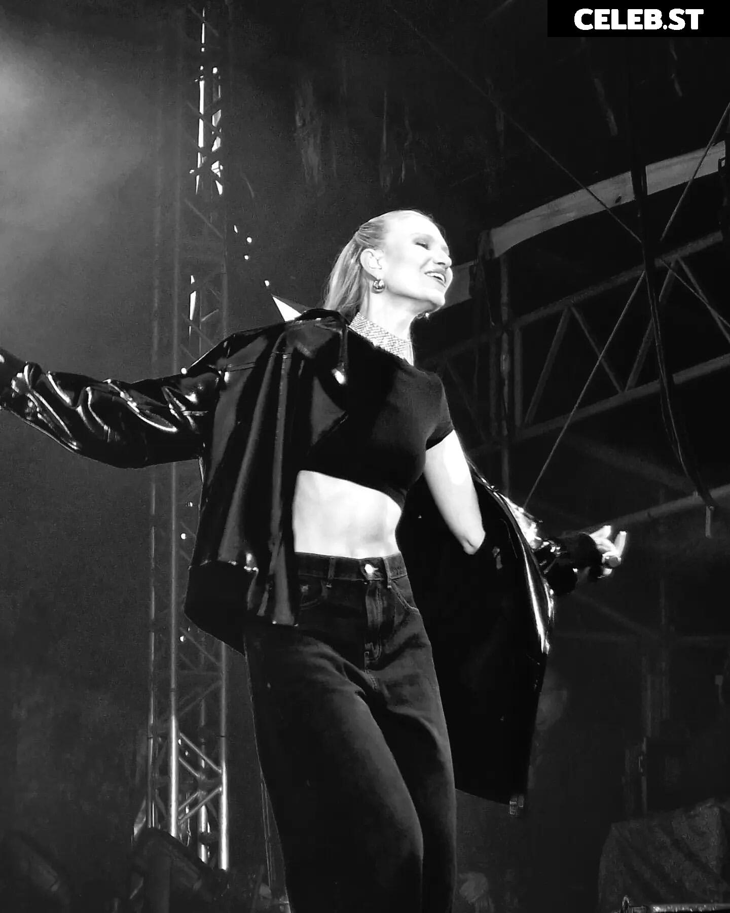 Carolin Niemczyk Image 2543952