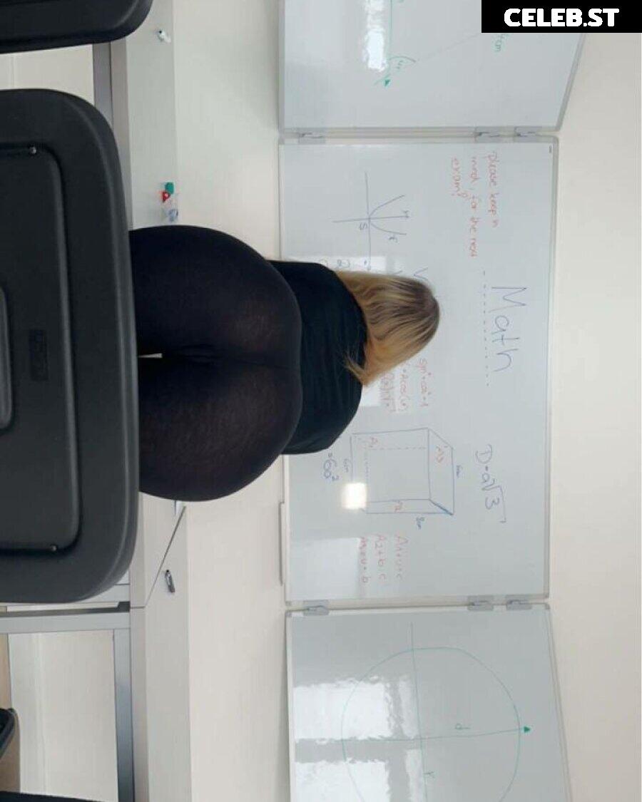 emma.em Image 254018