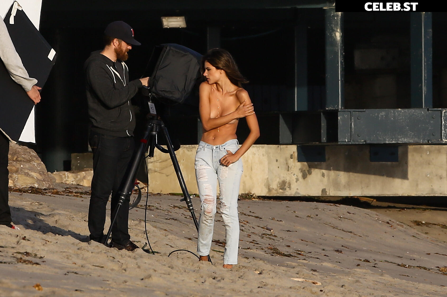 Alessandra Ambrosio Image 2548503